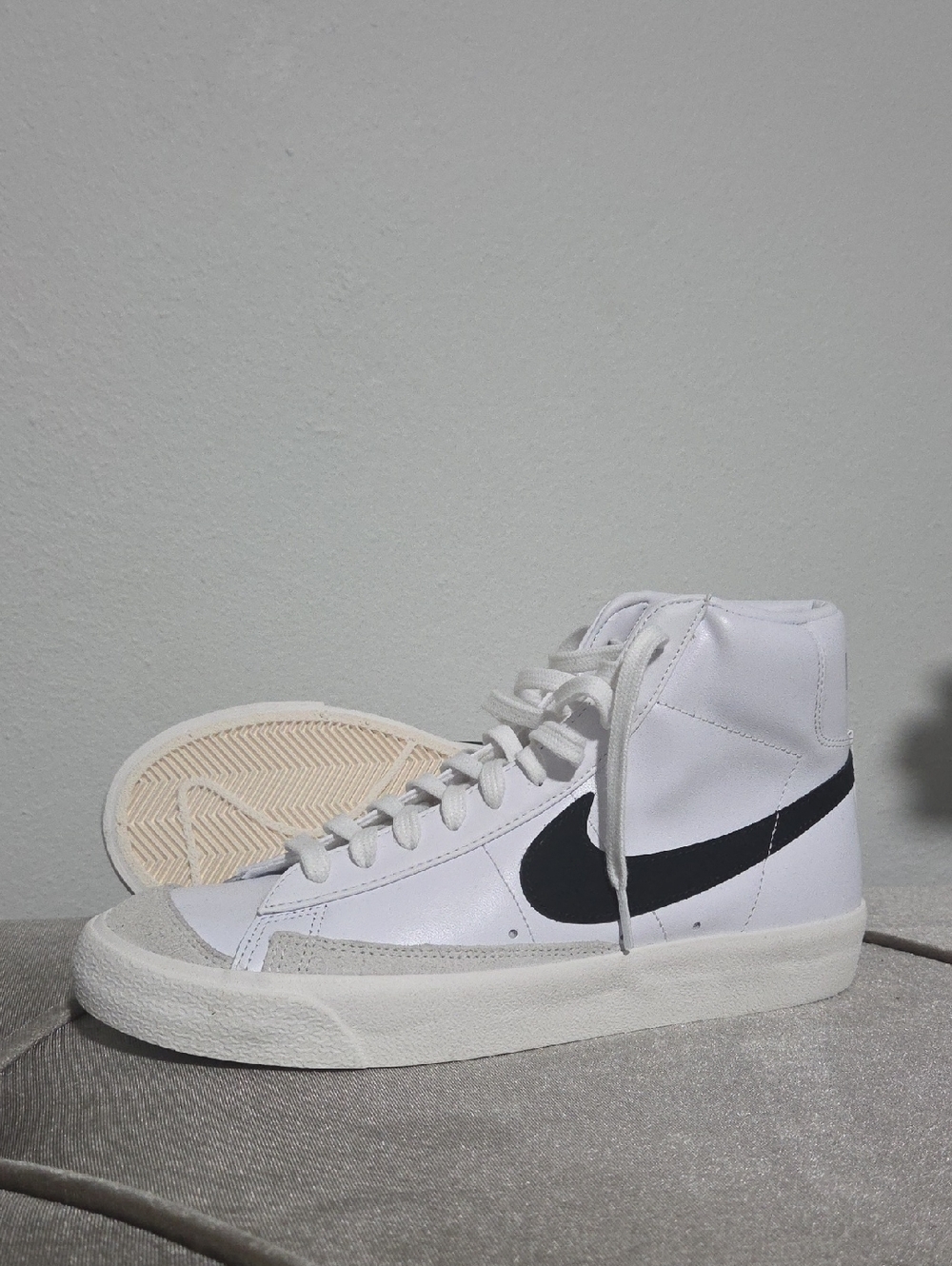 NWOB Nike Blazer Mid '77 Women's Leather Shoes White US 11 - Picture 11 of 15